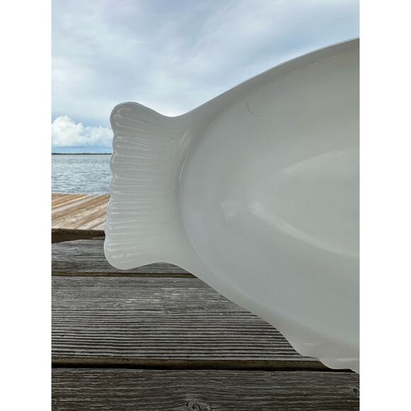 Vintage Milk Glass Fish by Glasbake McKee, 9 inch Fish Shape Baker, Seafood Dish - Picture 8 of 15
